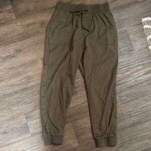 Women’s Olive Jogger Pants
